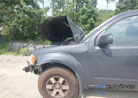 2013 Nissan Frontier Pro-4X z USA, uszkodzony, nr VIN 1N6AD0EV4DN726849